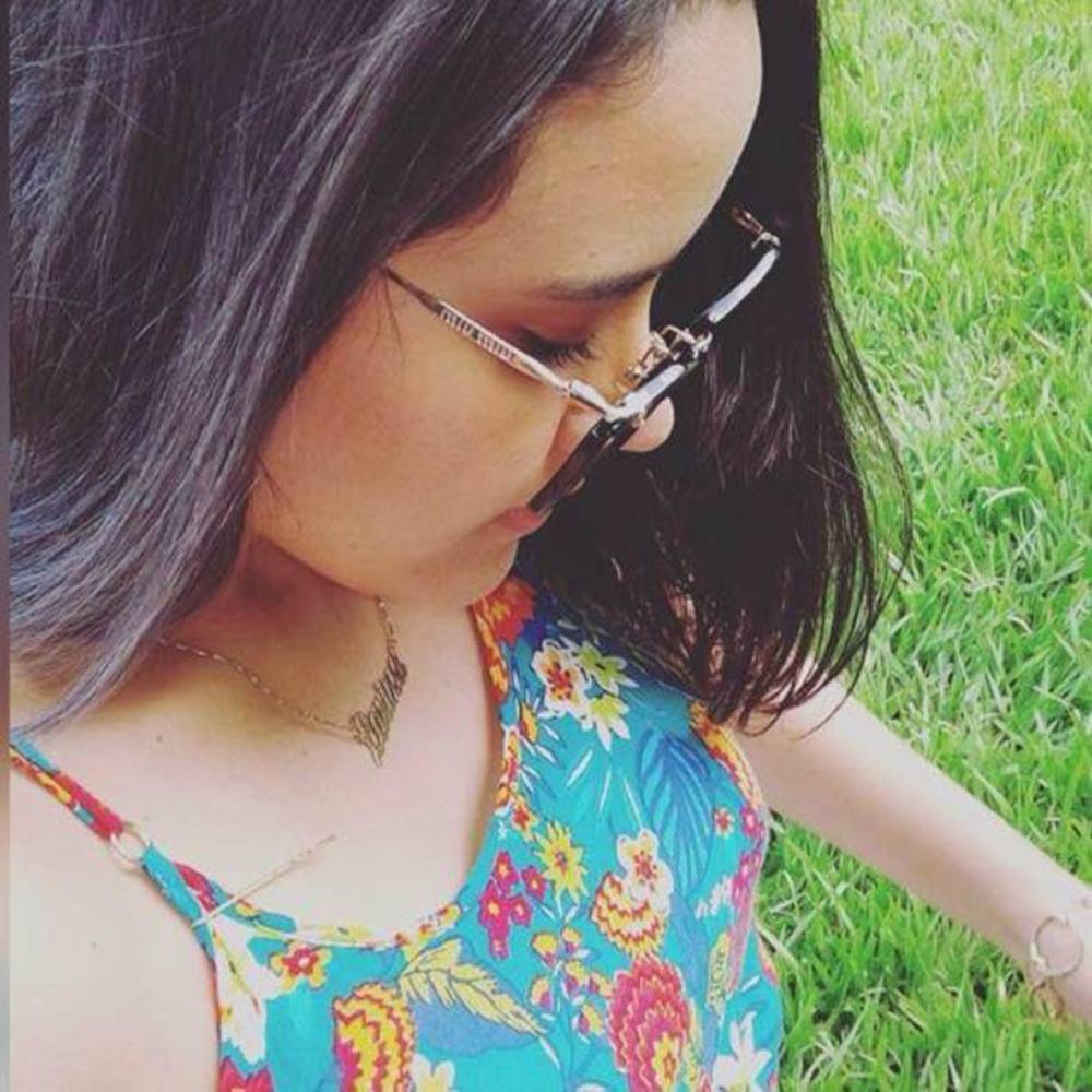 Meet your Posher, Larissa